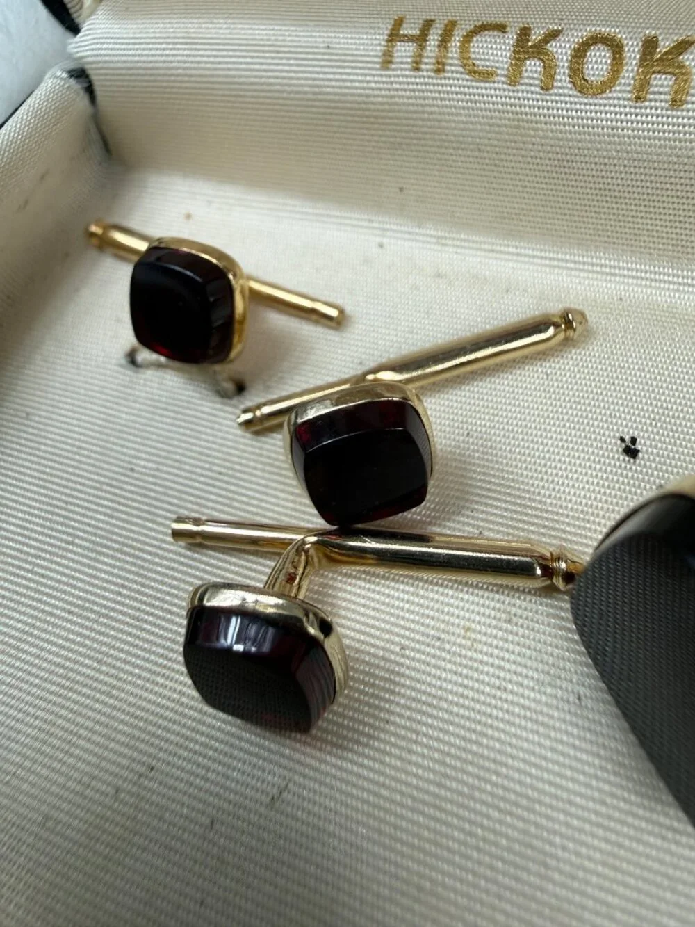 Vintage Hickok Red Glass & Gold Tone Cuff Link Box Set